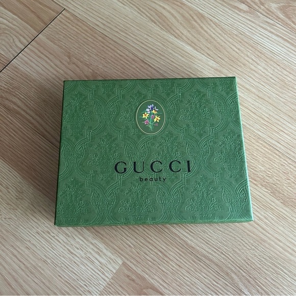 Gucci Beauty Flora Gorgeous Gardena Hard Box Only - Picture 1 of 7